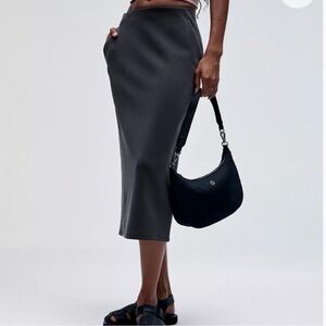 brand new lululemon Softstreme High-Rise Midi Skirt size 4